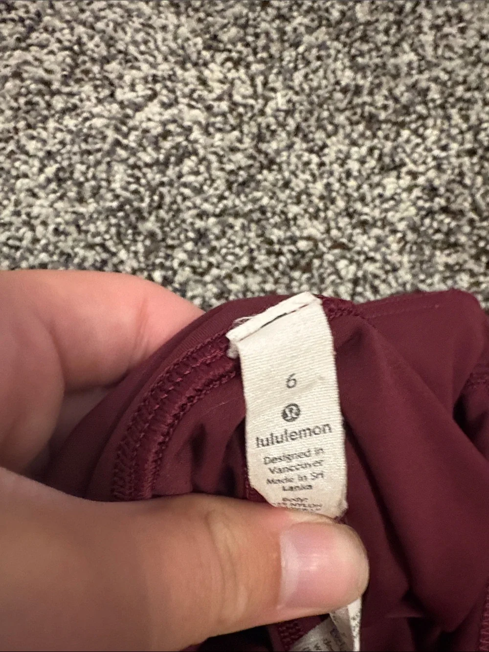 lululemon athletica women’s burgundy zip the line crop leggings